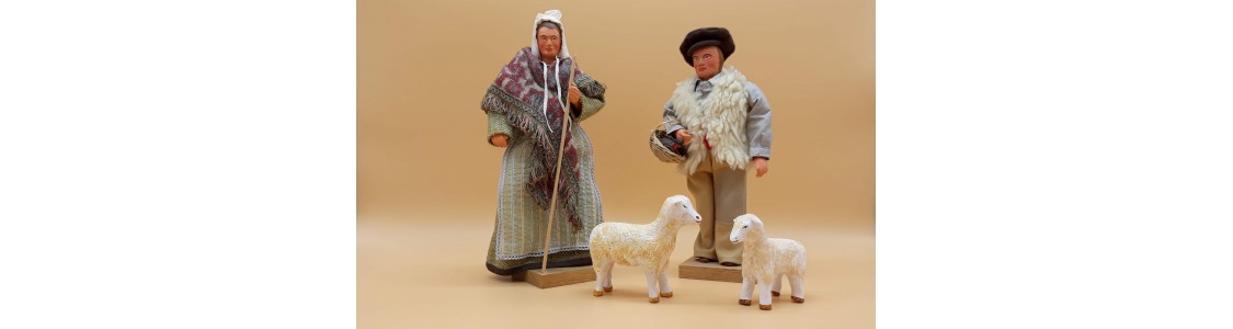 Santons et décors de crèches par l'Atelier des Sources.