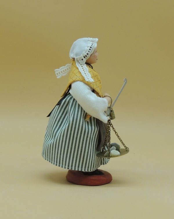 Santon Femme aux champignons 18cm – Image 2